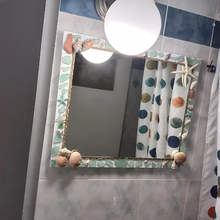 Nona's * Каравомилос