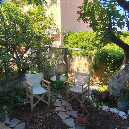 Nona's Apartament Karavomylos